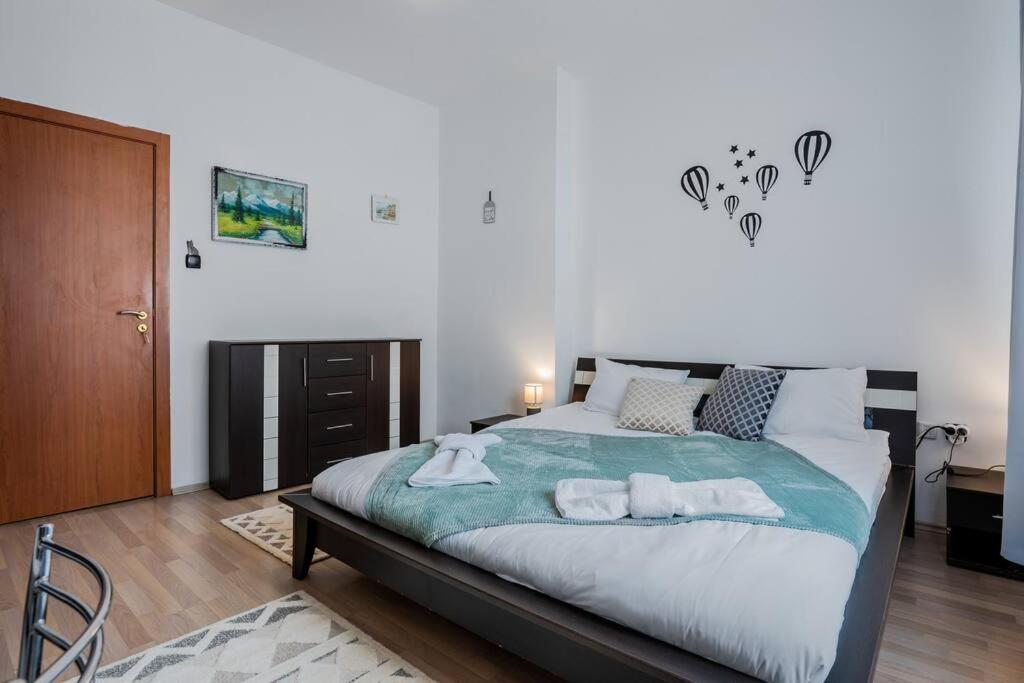 Spacious 3Bd Central Apartment Σόφια Εξωτερικό φωτογραφία